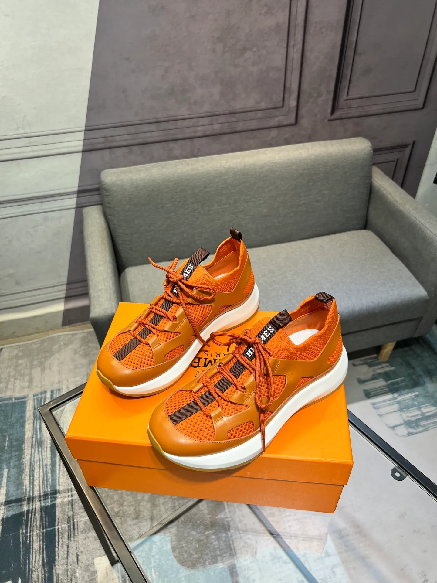 💰¥720 HERMES Men’s rest sneakers! -High-end quality original casual sports shoes -Upper: high nappa calfskin, forging technology, knitted fabric, shoe brand webbing, injection molded brand logo -Inner: foot pad; water-dyed cowhide -Outsole: ultra-light TPU·rubber; two-color molded outsole -Ultra-high quality control·fine workmanship: highlighted (high-end·luxury·grade) Size: 38-44 (45 46 customized)